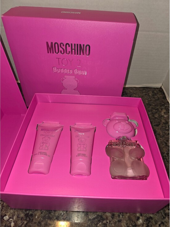 Moschino Accessories - MOSCHINO TOY 2 BUBBLE GUM PERFUME + SHW GEL + LOTION SET 1.7 OZ + BEAUTY GIFTS